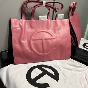 **NWT** Telfar LARGE shopping bag in (Corned Beef) *RARE PINK COLOR* Never used!